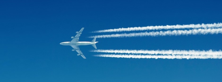 -airplane-in-the-blue-sky-wallpaper1.jpg